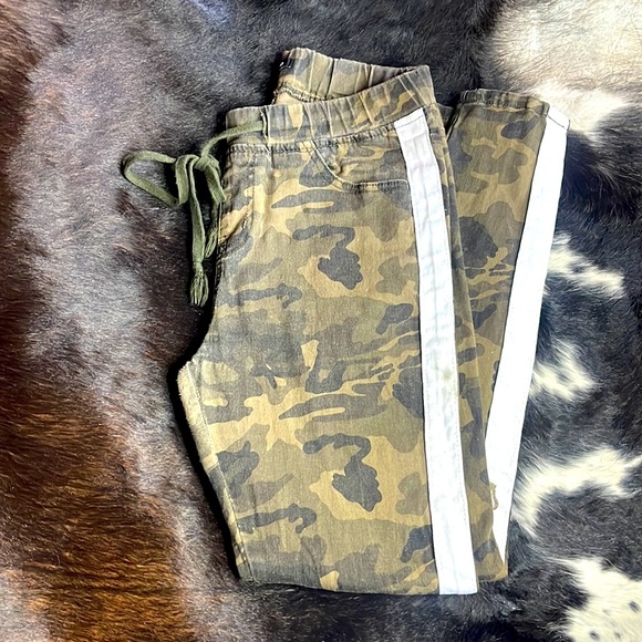 Camo Fitted Joggers - Picture 1 of 3